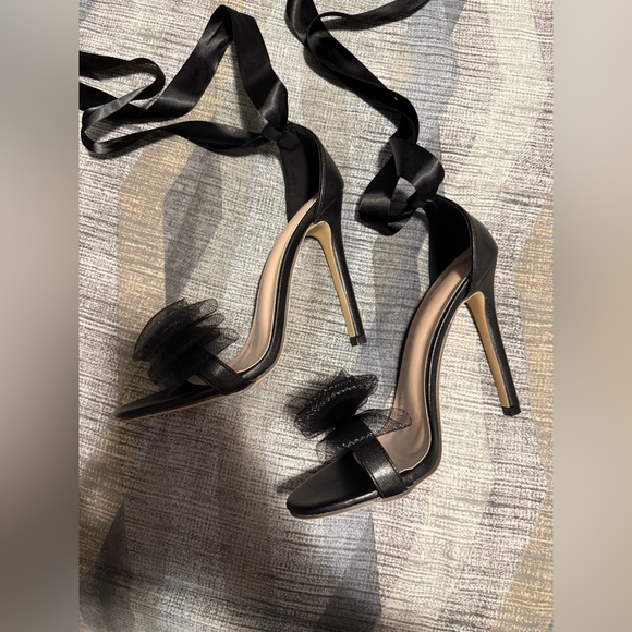 🔥 Black Satin Bow 4” Heels 🔥 EU 38/US 7.5 - Picture 2 of 10
